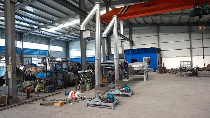 垂直螺旋送料機的3大優(yōu)勢解決物料輸送難題！